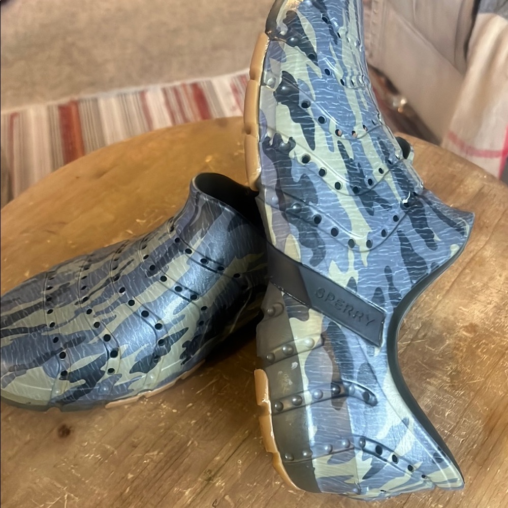Camouflage Pattern Slip-On Clogs - Picture 5 of 6